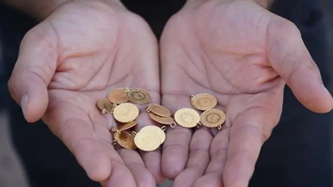 "Bu d����ler �ok kal�c� de�il; bu fiyatlardan mutlaka ilave yapmak gerekti�ini �ahsen d���n�yorum. Al�m yapman�n mutlaka �nemli bir karar oldu�unu d���n�yorum. Ekranlarda fiyat�n 7.000 TL alt�na sarkt���n� g�rebiliriz ancak fiziki tarafta kuyumculardan 7.000 TL alt�na gram alt�n alman�z�n �ok m�mk�n olaca��n� d���n�yorum."