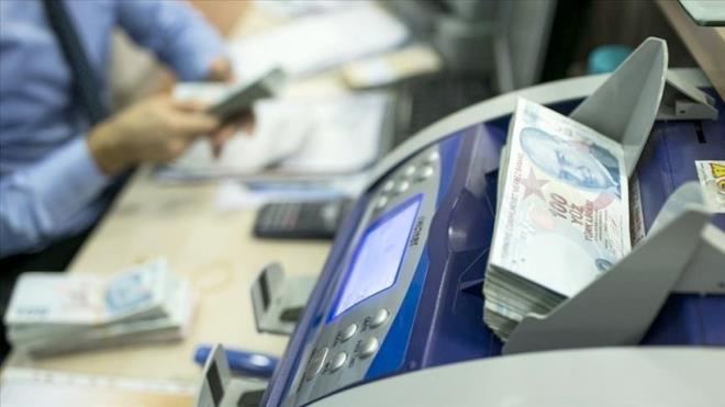 Ek belge veya uzun prosed�rler gerektirmeyen bu yeni destek paketiyle birlikte, maa��n� ayn� bankadan alan vatanda�lar rahat bir nefes alma f�rsat� buluyor.&nbsp;Kampanyan�n en dikkat �ekici �zelli�i, �ubelere gitmeye gerek kalmadan tamamen dijital ortamda i�lem yap�labilmesi olarak g�steriliyor.