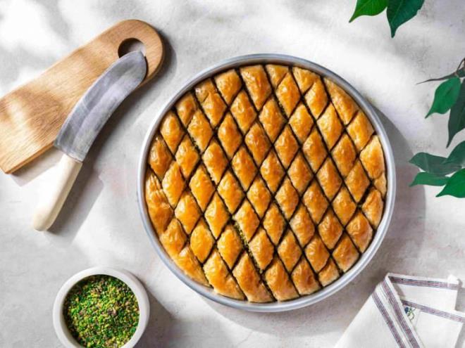 <span style="color:#FF0000"><strong>1. GAZ�ANTEP BAKLAVASI / T�RK�YE</strong></span>