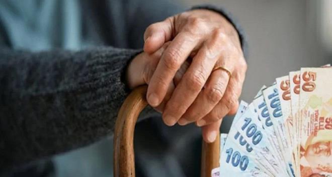 Mevcut verilere g�re memur ve memur emeklileri i�in zam oran� y�zde 10,2 seviyesinde hesaplan�rken, bu oran�n y�zde 10,8?e kadar ��kabilece�i belirtiliyor.