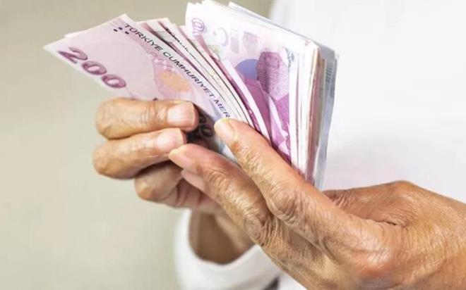 Emeklilerin g�z� Temmuz 2026 zamm�nda. T��K?in Mart ay� enflasyon verileri beklenirken, SSK ve Ba�-Kur emeklilerinin ilk 3 ayl�k zam oran� netle�ecek. Kalan 3 ayl�k enflasyon verileri ise nihai zam miktar�n� belirleyecek.