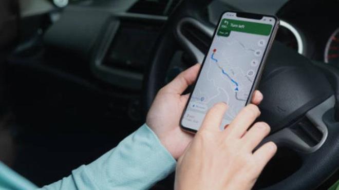 Sonu� olarak Apple Haritalar i�in planlanan reklam modeli, teknoloji ve pazarlama d�nyas�nda yeni bir d�nemin habercisi olabilir. G�nl�k hayat�n vazge�ilmez uygulamalar�ndan biri olan Haritalar, art�k sadece yol tarif eden bir ara� olmuyor, ayn� zamanda markalar�n g�r�n�rl�k sava�� verdi�i bir platforma d�n���yor.