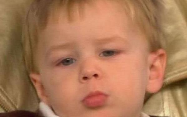 Hemen hastaneye kaldrlan ocuun beynine saplanan anahtar 30 dakika sren bir ameliyatla karld. Mucize eseri ocuun ne gznde ne de beyninde hibir iz kalmad.