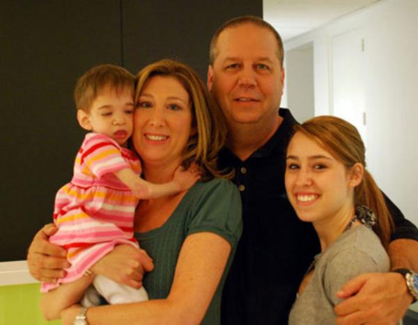 <b>Bu kzn ya yok:</b> Brooke Greenberg 76cm boyunda ve 13 kilo. Bir oyuncak bebee benzeyen bu kk kz sizi artmasn nk kendisi tam 16 yanda.