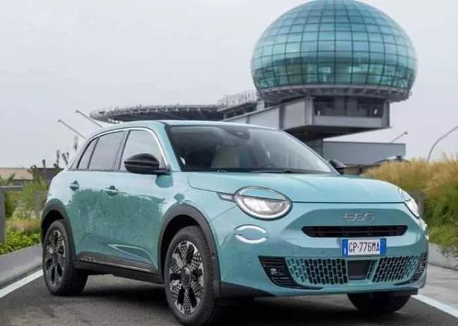 <p><strong>FIAT 600</strong></p>  <p>200 bin TL'ye 12 ay vadeli, y�zde 1,99 faizli kredi imk�n� ve bayi pe�in �deme indirimi avantaj� sunuluyor.</p>