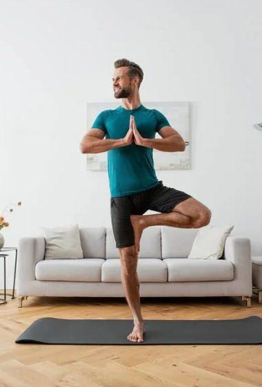 <p><span><strong>18-39 YA� ARASINDA S�RE '43 SAN�YE'&nbsp;</strong></span></p>    <p><strong>Testi yapan 18 ile 39 ya� aras�ndaki ki�ilerin, bu pozisyonda yakla��k olarak 43 saniye durabildi�ini g�zlemleniyor. Kas g�c� ve koordinasyon g�c� g�z �n�ne al�nd���nda bu s�re normal kabul ediliyor.</strong></p>