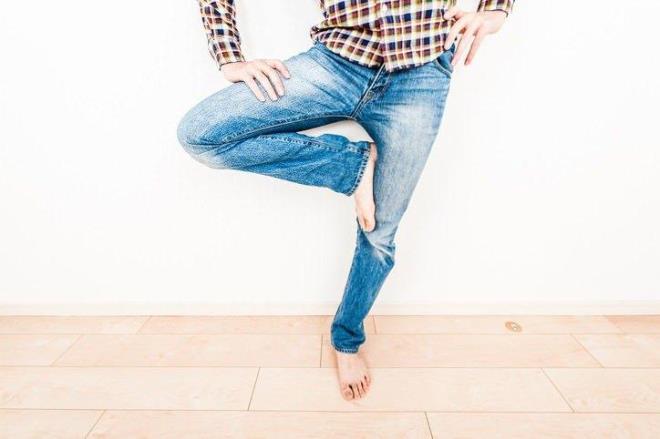 <p><span><strong>60-69 YA� ARASINDA S�RE '37 SAN�YE'&nbsp;</strong></span></p>    <p><strong>60 ile 69 ya� aras�nda ki�ilerin ise, bu pozisyonda 40 saniye durabildi�i g�zlemleniyor.&nbsp;</strong></p>