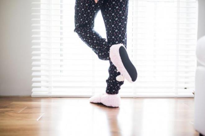 <p><span><strong>40-49 YA� ARASINDA S�RE '40 SAN�YE'&nbsp;</strong></span></p>    <p><strong>40 ile 49 ya� aras�nda ki�ilerin ise, 40 saniye bu �ekilde durabildi�i g�zlemleniyor. Aradaki fark k���k g�r�nse de ya� fakt�r� bu noktada etkili olabiliyor.</strong></p>