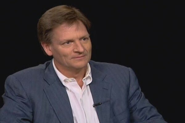 <p><b>Michael Lewis</b></p>  Yazar ve finans muhabiri Michael Lewis, gece yatmayanlardan. Akam saat 19.00 civarnda almaya baladn syleyen Lewis, sabaha kar 4.00 sularnda almasn tamamlayp yataa giriyor.