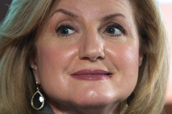 <p><b>Arianna Huffington</b></p>  Huffingtonpost sitesinin kurucusu Arianna Huffington, yatann yaknnda hibir elektronik cihaz istemiyor. Yatakta kitap okumay seven Huffington, iPad, Kindle ve laptoplarda okunan elektronik kitaplar yerine 'gerek' kitap okumay seviyor.