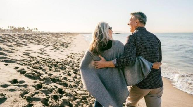 <span><em><strong>Uzun, mutlu ve dolu dolu bir �m�r ya�amak her birimizin en b�y�k arzusu. Davran�� bilimci Arthur Brooks, uzun ve mutlu bir ya�am s�rmek isteyen insanlar�n g�nl�k olarak uygulad��� 6 al��kanl��� a��klad�.</strong></em></span>