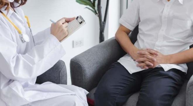 <p><span><strong>5. PROBLEMLER� ETK�L� B�R �EK�LDE ��ZMEK</strong></span></p>    <p><strong>Mutlu ve sa�l�kl� ya�am�n en �nemli s�rlar�ndan bir de kimi zaman ya�ad���m�z ve sanki hi� bitmeyecek, ge�meyecek gibi g�r�nen sorunlarla, zorluklarla ba�a ��kmak. Bu beceriyi ve kontrol� sa�lamak elbette kolay de�il ancak terapilerle ya da g�nl�k tutarak, y�r�y�� yaparak bu beceriyi yakalayabiliriz.</strong></p>