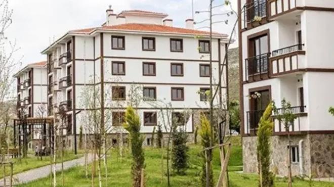 <p><strong>�STANBUL TOK� KURA �EK�M� NE ZAMAN YAPILACAK? BAKAN MURAT KURUM A�IKLADI</strong></p><p>�stanbul TOK� kura �ekimi 25 Nisan'da ger�ekle�ecek. </p><p>Bakan Kurum'un a��klamas�<strong>, "Evet, in�allah 25 Nisan'da, Say�n Cumhurba�kan�m�z�n te�rifleriyle �stanbul'da kuralar� �ekece�iz, yuvalar�m�z�n sahiplerini belirleyece�iz. Temelleri atar atmaz da en ge� 2 y�l i�inde konutlar�m�z� teslim etmeye ba�layaca��z." </strong>�eklinde oldu.</p>