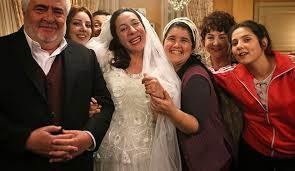 <strong>"Aram�zda Kals�n", "Leyla: Hayat... A�k... Adalet" ve "�mer" gibi ba�ar�l� yap�mlarda yer alan �nl� oyuncu Gamze Karaduman son g�nlerde verdi�i kilolar ile ad�ndan s�k�a s�z ettiriyor.</strong>