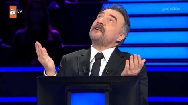 <strong>OKTAY KAYNARCA B�Y�K �A�KINLIK YA�ADI</strong>  O ilgin� anlarda ise ne yapaca��n� bilemeyen �nl� sunucu Oktay Kaynarca ise Allah'a avu� a�arak dua etti.&nbsp;