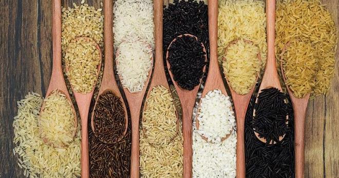 Mutfaklar�n vazge�ilmezi pirin�, saklama ko�ullar�ndaki en ufak bir ihmalle sa�l���n�z i�in gizli bir tehdide d�n��ebilir. Uzmanlar, hatal� muhafaza edilen pirincin bakteri �retmeye olduk�a m�sait yap�s�na dikkat �ekerek, g�da zehirlenmesine varan ciddi risklere kar�� t�keticileri uyar�yor. ��te sa�l���n�z� korumak i�in pirin� saklarken asla yapmaman�z gerekenler ve dikkat �eken o kritik uyar�lar...