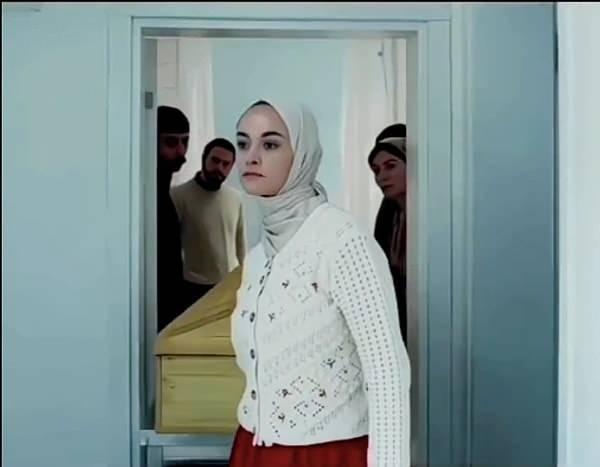 <strong>Gassal dizisinde 'Nihan' karakteriyle seyirci kar��s�na ��kan ve ba�ar�l� oyunculu�u ile b�y�k be�eni toplayan �nl� oyuncu Hande Soral, verdi�i bir r�portajda diziyle ilgili �arp�c� itiraflarda bulundu.</strong>