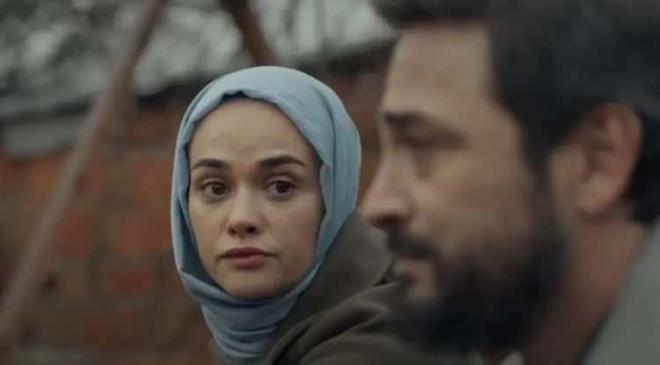 <span><em><strong>�nl� oyuncu Hande Soral, Gassal dizisinde canland�rd��� Nihan karakteri hakk�nda �arp�c� itiraflarda bulundu. Soral, rol� ile �zde�le�mek i�in e�itim ald���n� belirtirken "Bu karakteri ba�kas� oynasa k�skan�rd�m" dedi.</strong></em></span>