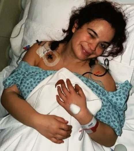 Rahim miyomu ameliyat� s�ras�nda yanl��l�kla ba��rsa�� kesilen Asl� Bekiro�lu, ge�ti�imiz g�nlerde 6'�nc� kez b��ak alt�na yatm��t�.&nbsp;