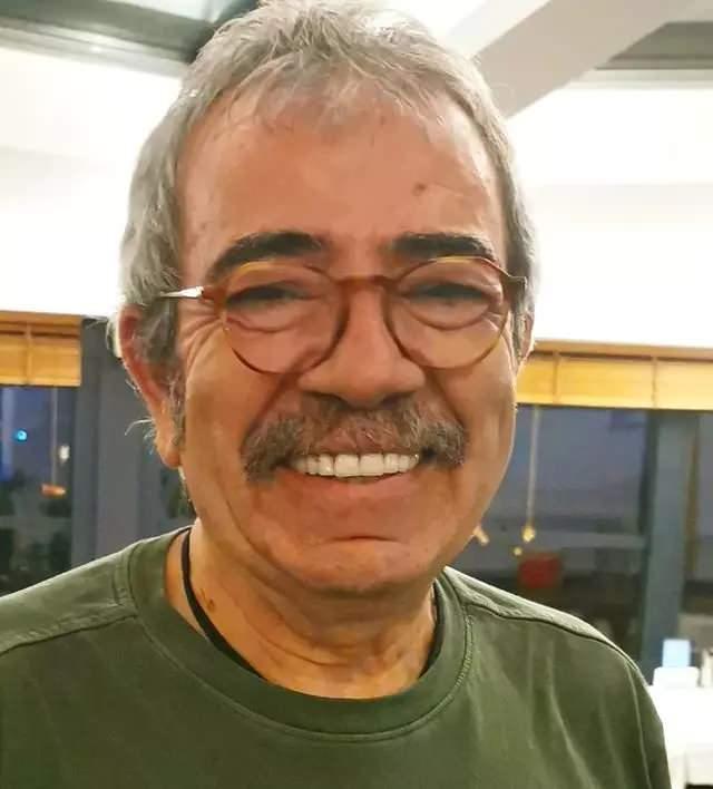 "HERKES B�RB�R�N� �LD�R�YOR K�MSEYE B�R �EY OLMUYOR"<br><p><strong>�nl� isim, su� i�leyen karakterlerin cezas�z kalmas�n�n gen�ler �zerinde yanl�� bir alg� olu�turdu�unu s�yledi:</strong></p>    <p><span><em><strong>"Kurtlar Vadisi gen�leri k�t� etkiledi. Herkes birbirini �ld�r�yor, kimseye bir �ey olmuyor, o zaman ben de yapabilirim d���ncesi geli�meye ba�lad�. Buna reaksiyon g�sterip diziden ayr�ld�m."</strong></em></span></p>