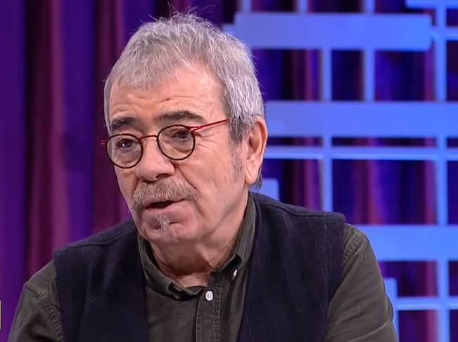 <span><strong>"SU� ��LEYEN CEZASINI ALMALIYDI"</strong></span><strong>Y�ntem, <span style="color:#800080"><em>"Devlet, mafya ve para baronlar�n�n bak�� a��s�n� senaryo olarak �ok g�zel de�erlendirdik. Ama ben o zaman da s�yledim; her �ey �ok h�zl� geli�iyor, oluyor, �ld�r�l�yor, ortada bir polis yok. Su� i�leyenin ceza almas� laz�m. ��te bu, gen�leri k�t� etkiledi"</em></span>&nbsp;</strong>&nbsp;ifadelerini kulland�.