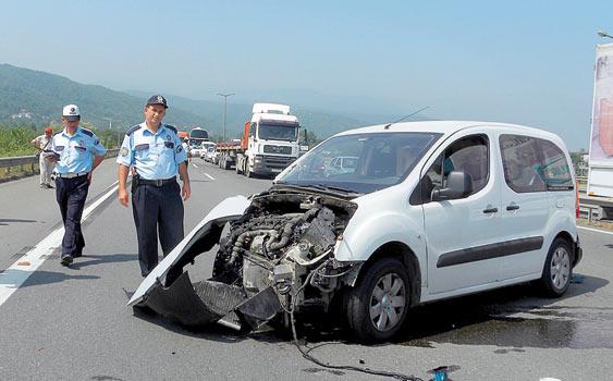 <p>Trafik kazalarnda yaknlarn kaybedenlerin otobs kazalarnda 175 bin, otomobil     kazalarnda da 250 bin liralk teminat sigorta irketlerinden tahsil etmeyi     unuttuu ortaya kt. Detayl bilgi iin <a href="http://www.memurlar.net/haber/413988/" target="_parent">tklaynz</a>.   </p>