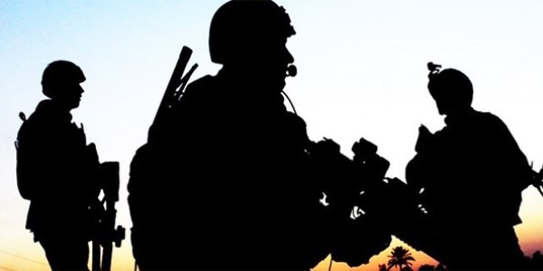 <p>Trk Silahl Kuvvetleri'nde (TSK) uzman erbalk yapanlar, szlemelerini kendi     istekleriyle feshetmeleri halinde isterlerse snavsz olarak memuriyete geebiliyor.     <a href="http://www.memurlar.net/haber/414768/" target="_blank">Tklaynz</a>.   </p>