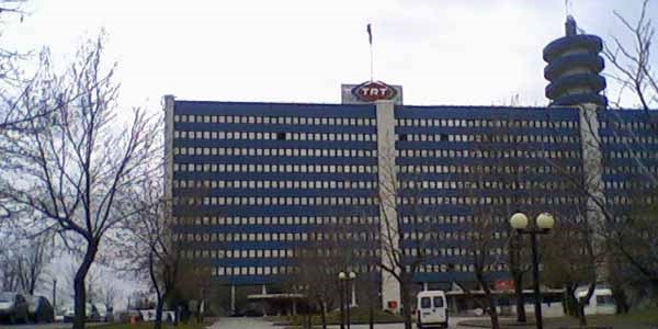 <p>TRT , Gezi protestolar srecinde sosyal medya zerinden eylemlere destek veren     alanlarndan &#8216;szlemenin feshini gerektiren fiilleri ilediklerini&#8217; iddia     ederek savunmalarn istedi. <a href="http://www.memurlar.net/haber/414174/" target="_parent">Tklaynz</a>.   </p>