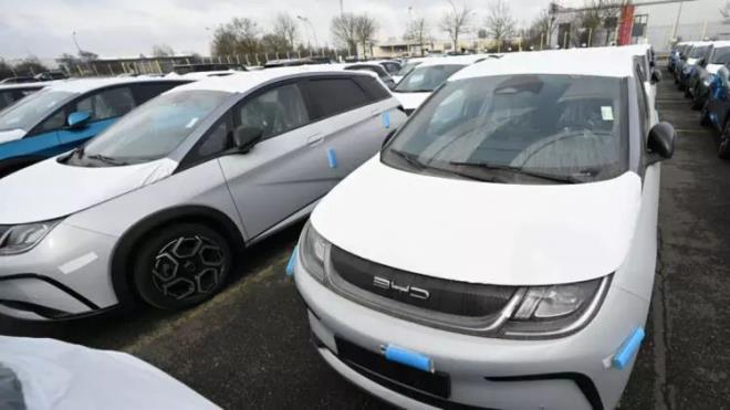 <p><strong>L�STEDEN �IKMANIN YOLU VAR AMA KOLAY DE��L</strong></p>  <p>Brezilya'daki uygulamaya g�re �irketler, i��i haklar� ihlallerini telafi etmeyi ve �al��ma ko�ullar�n� d�zeltmeyi taahh�t eden anla�malar imzalayarak kara listeye girmekten ka��nabiliyor. Ancak listeye giren firmalar i�in s�re� daha zor ilerliyor.</p>