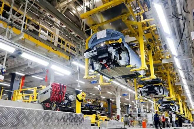 <p><strong>SKANDALIN MERKEZ�NDE 163 ���� VAR</strong></p>  <p>&nbsp;</p>  <p>Olay�n merkezinde,BYD'nin Brezilya'daki fabrika in�aat�nda �al��t�r�lan 163 �inli i��i bulunuyor. Bu i��ilerin do�rudan BYD taraf�ndan de�il, Jinjiang Group adl� ta�eron firma �zerinden istihdam edildi�i ifade ediliyor</p>