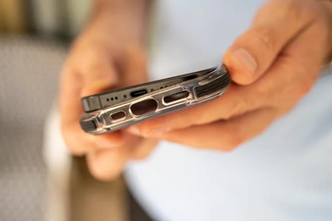 <strong>Yani cihaz� korudu�unu d���nd���n�z k�l�f, fark�nda olmadan zarar verebiliyor.</strong>