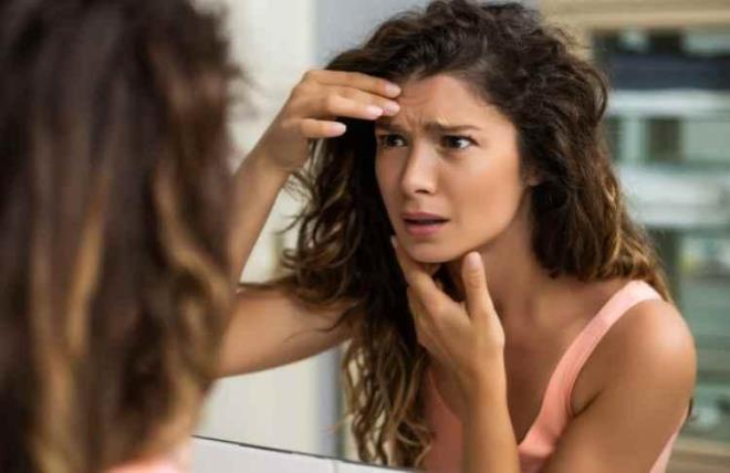 <p><span><strong>SOSYAL MEDYADA TARTI�ILDI</strong></span></p>    <p>Tess Christian'�n y�llard�r s�rd�rd��� bu al��kanl�k, "<strong>g�zellik u�runa ne kadar ileri gidilebilir?"&nbsp;</strong>sorusunu yeniden g�ndeme getirirken, sosyal medyada da tart���lmaya devam ediyor.</p>