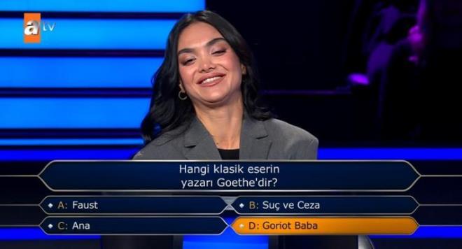 <strong>Edebiyat ��retmeni ve yar��mac�n�n halas� olan Tijen Karaka� <span style="color:#800080"><em>"D- Goriot Baba"</em></span> cevab�n� verdi.</strong>