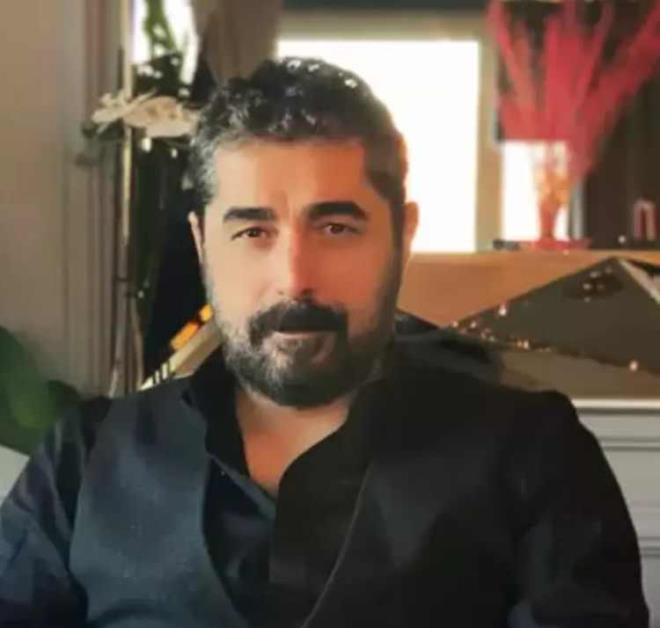 <p><strong>"BU ADAMI KONU�TURMAYIN"</strong></p>    <p>Konu�mas�na sert bir �ekilde devam eden �ark�c�, <strong>"Ben be� tane hastaneden akli dengesi yerindedir raporu ald�m. O yalanlamaya �al��t�. Adli t�ptan rapor ald�m, ona bile 'yalan' dedi. Onun niyeti ne biliyor musunuz? Kendini vasi olarak atanmak istiyor. Sen kimsin lan! Okuma yazman bile yok. Melek �niversite bitirmi�. �do b�yle �eylerle muhatap olmaz. Bir daha da bu adam� konu�turmay�n."</strong> diyerek tepkisini dile getirdi.</p>