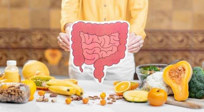 V�cudun "ikinci beyni" olarak kabul edilen ba��rsaklar�n sa�l���n� korumak i�in do�ru beslenme al��kanl�klar� edinmek olduk�a �nemli. V�cudun bir�ok i�levinde kritik rol oynayan ba��rsak sa�l��� i�in baz� besinler, bu dengeyi tamamen alt�st ediyor. Beslenme bilimcisi Toral Shah, ba��rsak sa�l��� i�in ciddi risk olu�turan baz� besinlere dikkat �ekti.