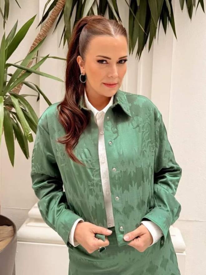 <span style="color:#B22222"><strong>HASTALI�INI �LK KEZ A�IKLADI</strong></span><strong>"Kendimi g�vende hissetti�im bir programla a��l�� yapmak istedim" diyerek s�zlerine ba�layan Hale Canero�lu, y�llard�r saklad��� hastal���n� �u s�zlerle dile getirdi:</strong>