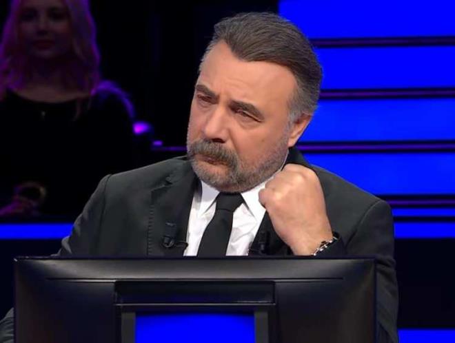 <span style="color:#B22222"><strong>500 B�N TL'L�K SORUYU A�TI!</strong></span>  <strong>500 bin TL'lik soruda zor anlar ya�ayan yar��mac�ya sorulan soruda, <span style="color:#800080"><em>"Antep f�st�kgillerden, yapraklar�n� d�kmeyen tropikal bir meyvve a�ac� olan kajunun di�er ad� hangisidir?"</em> </span>sorusu ��kt�.</strong>