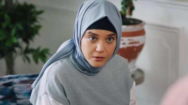 <p><span style="color:#800000"><strong>"ANNEM�N KAPIYI A�TI�I DO�RU"</strong></span></p>    <p><strong>Ele�tirilerin oda��ndaki noktay� d�r�st�e kabul eden Civelek, ba�ar�n�n kendisine ait oldu�unun alt�n� �izdi:</strong></p>    <p><span style="color:#800000"><strong>&nbsp;"Annemin bana kap�y� a�t��� do�ru, bunu inkar etmiyorum.</strong></span></p>