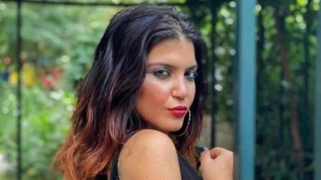 <span style="color:#800000"><strong>Ama o kap�dan i�eri girdikten sonra kendi basamaklar�m� t�rmand�m, kendi ayakkab�lar�mla ilerledim."</strong></span>