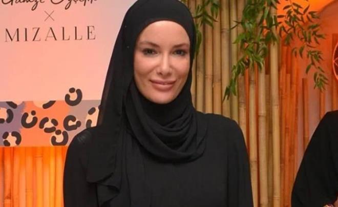 Kariyerini noktalayarak kurdu�u Umuda Ko�anlar Derne�i ile d�nyan�n d�rt bir yan�nda yard�ma muhta� insanlara yard�m eli uzatan Gamze �z�elik setlere d�n�yor.&nbsp;