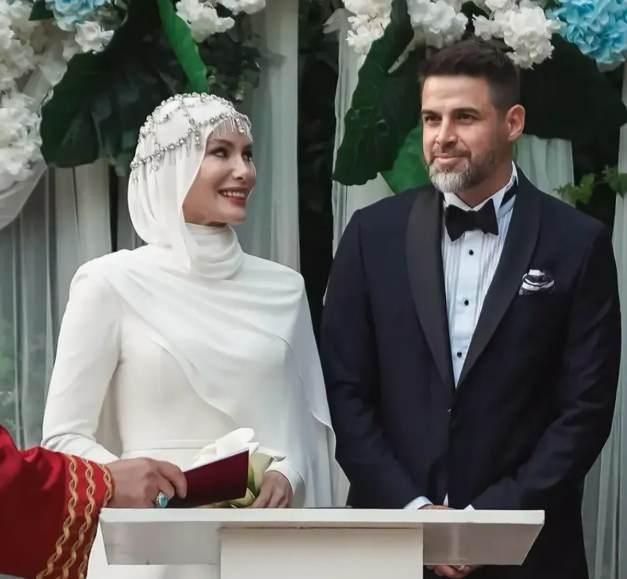 Milli Savunma Bakanl��� ve Deniz Kuvvetleri Komutanl���'n�n deste�iyle, TRT'nin uluslararas� dijital platformu tabii i�in �ekilecek olan 'Operasyon Alesta' dizisinden Gamze �z�elik'e teklif gitti.&nbsp;