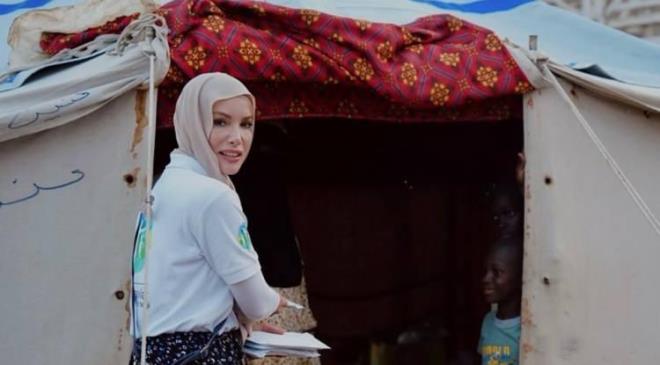 Y�llar �nce oyunculu�u b�rakarak maneviyata y�nelen �nl� isim Gamze �z�elik 8 y�l sonra hayranlar�n� sevindiren bir haberle g�ndem oldu. �z�elik, y�llar sonra ilk kez dizi anla�mas� yapt�.&nbsp;