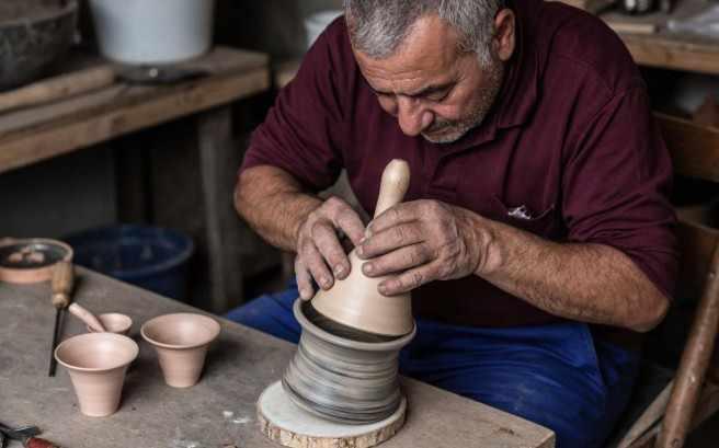 Her ne kadar teknoloji geli�se de bu tarz i�lerde olmas� gereken el becerisi ve esneklik&nbsp;taklit edilmesi olduk�a zor g�r�l�yor. Bu nedenle nitelikli i��ilik gelecekte daha da de�erli hale gelecek.