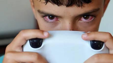 ERKEN UYARI S�NYALLER�NE D�KKAT<br><strong>Cerrahpa�a T�p Fak�ltesi ve �ocuk ve Ergen Psikiyatrisi Uzm. Dr. Gizem Durcan da �ocuklar�n dijital i�eriklere ula��m� hakk�nda konu�tu.</strong>