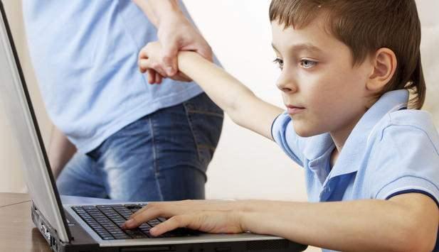 <strong>Durcan, <em><span>"Dijital d�nya s�n�rlar� ortadan kald�r�ld�. Eskiden bu t�r vakalar� daha �ok Amerika'da duyard�k. �ocuklar�n dijital i�eriklere eri�iminin kontrols�z hale gelmesi riskleri art�rd�."</span> </em>dedi.</strong>