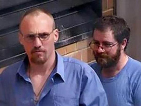 <p><b>John Bunting-Robert Wagner/ Australya:</b></p>   John Bunting, Avustralya'nn en vahi seri katili olarak biliniyor. 1992 ila 1999 yllar arasnda ecinsel ve pedofillerden 8 kiiyi ldrd. Kurbanlarnn etini yedi...