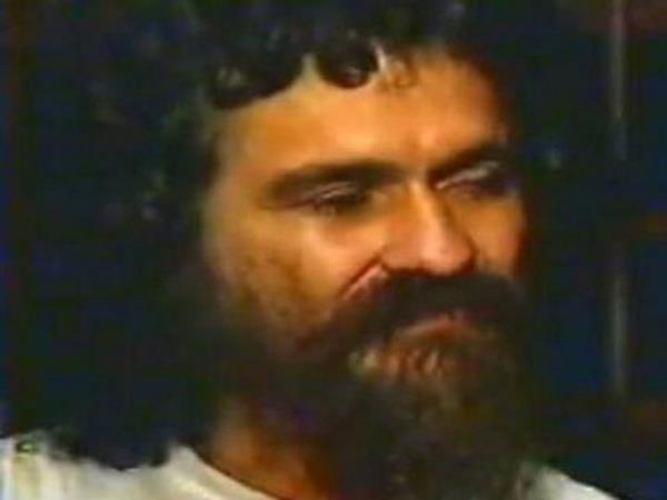 <p><b>Dorangel Vargas/Venezela:</b></p>   1957'de dodu. inde eytan olduuna inanld iin kkken ailesinin byk basksna maruz kald. 1995'te evi terketti ve San Cristobal kendinde sokaklarda yaamaya balad. ubat 1999'da tutukland... Bir ocuu ldrmek iddiasyla yargnlad ancak akl sal yerinde olmad iin mahkemesi hala sryor. Medyaya yapt aklamalarda, insan etinin ok lezzetli olduu itirafnda bulunmutu...