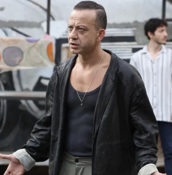 Kocao�lu ayr�ca, dizinin izlenme performans�na da dikkat �ekerek, ? Genel olarak o ba�lad��� tonda devam edebilirdi. Kendi eti�inden �d�n vermedi, televizyonun ondan istedi�i yere g�t�rmedi. Benim oynad���m karakter ve �evresine elimize silah vermedi. Televizyonda tutan vurma k�rma i�lerine girmeyip kendi hayat bak���n� dizide de g�stermeye �al��t�.? ifadelerini kulland�.  Kocao�lu?nun a��klamalar�, dizinin final karar�na dair merak edilen bir�ok noktay� yeniden g�ndeme ta��d�.