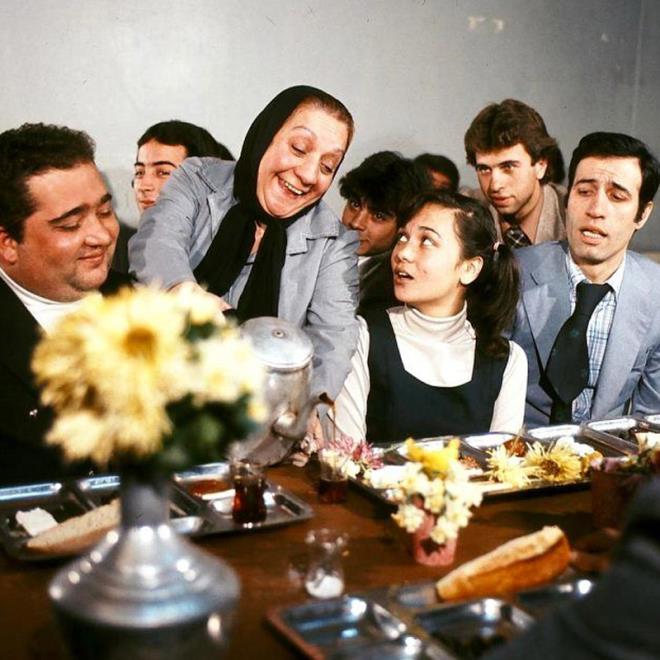 <p><strong>YE��L�AM'IN AS� KIZI</strong></p> <p>Sevda Aktolga denilince akla gelen ilk duraklardan biri hi� ��phesiz Ertem E�ilmez filmleri. 'Hababam S�n�f� Tatilde' filminde, 6 Edebiyat A'n�n ortas�na d��en o d�rt k�zdan biri olarak kendi ismiyle izleyici kar��s�na ��kt�.</p>