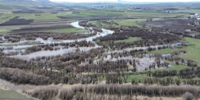 A�a�lar su alt�nda kald�